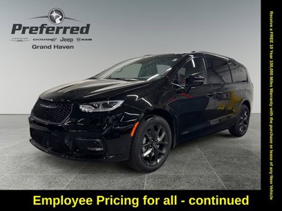 New 2025 Chrysler Pacifica Limited w/ Trailer Tow Group
