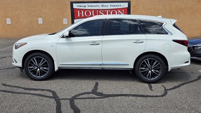 Used 2019 INFINITI QX60 Luxe w/ Essential Package