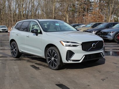 New 2025 Volvo XC60 B5 Plus w/ Protection Package Premier