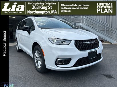 New 2025 Chrysler Pacifica Select