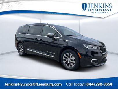 Used 2023 Chrysler Pacifica Pinnacle