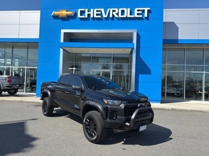 New 2025 Chevrolet Colorado Trail Boss w/ Off-Road Front Bumper Package