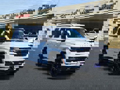 New 2025 Jeep Wagoneer Series II w/ Convenience Group I