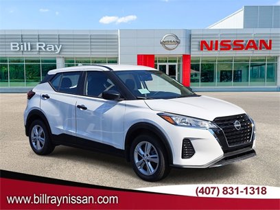 New 2025 Nissan Kicks Play S