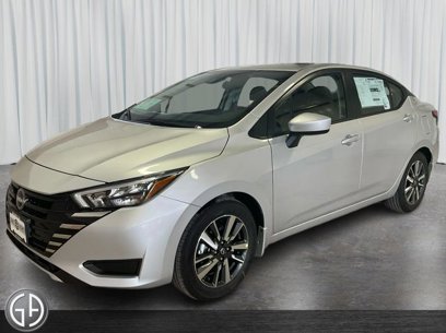 New 2025 Nissan Versa SV w/ Trunk Package