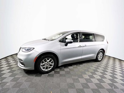 Used 2023 Chrysler Pacifica Touring-L