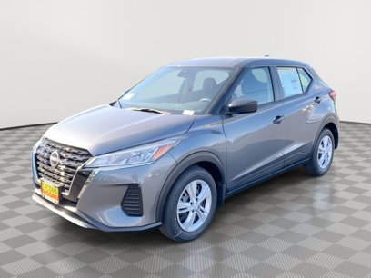 New 2025 Nissan Kicks Play S