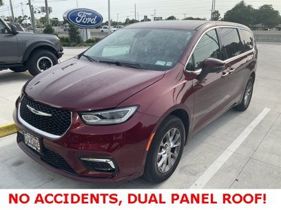 Used 2023 Chrysler Pacifica Touring-L