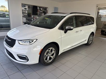 Used 2023 Chrysler Pacifica Limited