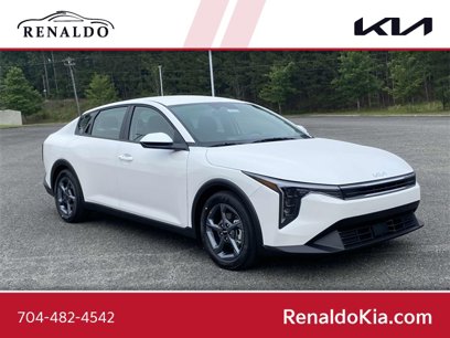 New 2025 Kia K4 LXS