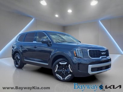 Certified 2025 Kia Telluride EX w/ EX Captain's Chair Package