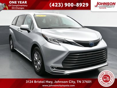 Used 2021 Toyota Sienna XLE