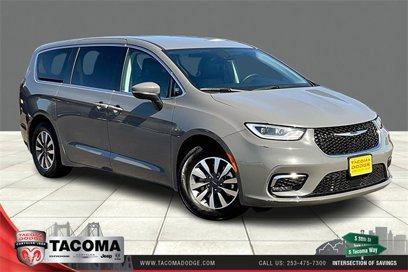 Used 2023 Chrysler Pacifica Touring-L