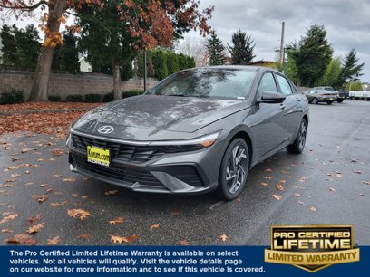 New 2025 Hyundai Elantra SEL