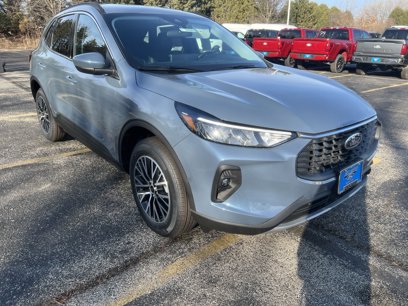 New 2025 Ford Escape SE