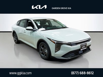 New 2025 Kia K4 LXS
