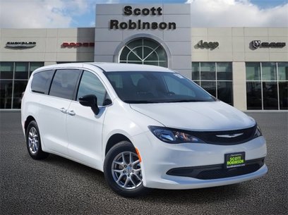 New 2025 Chrysler Voyager LX