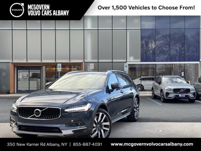 New 2025 Volvo V90 B6 Cross Country Ultra w/ Climate Package