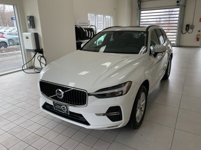 Certified 2022 Volvo XC60 B5 Momentum