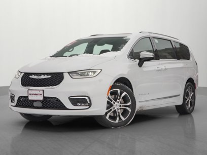 New 2025 Chrysler Pacifica Pinnacle