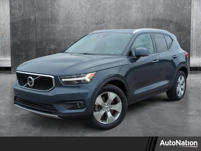 Used 2022 Volvo XC40 T4 Momentum