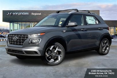 New 2025 Hyundai Venue SEL