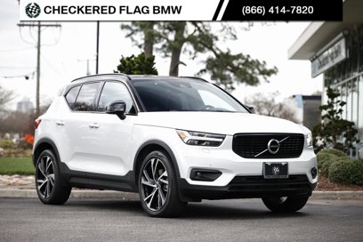Used 2022 Volvo XC40 T5 R-Design w/ Climate Package