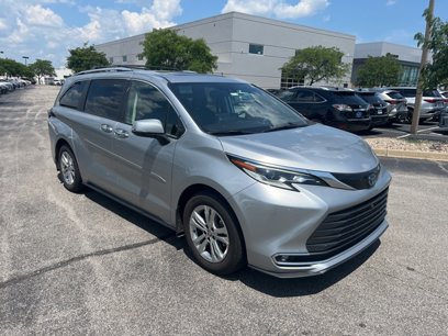 Used 2022 Toyota Sienna Platinum