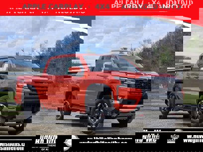 New 2025 Nissan Frontier PRO-4X w/ Pro Convenience Package