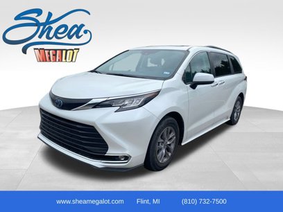 Used 2023 Toyota Sienna XLE
