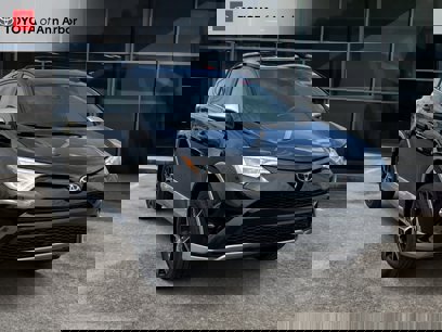 Used 2018 Toyota RAV4 SE