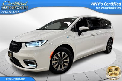 Used 2023 Chrysler Pacifica Touring-L