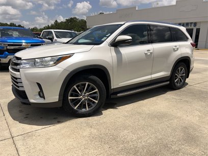 Used 2019 Toyota Highlander SE