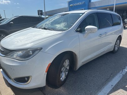 Used 2019 Chrysler Pacifica Touring-L w/ Advanced Safetytec Group
