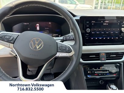 New 2025 Volkswagen Taos SE