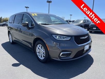 Used 2023 Chrysler Pacifica Touring-L