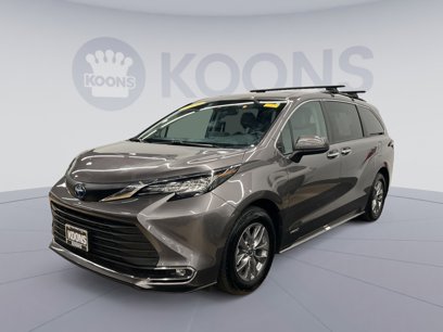 Used 2021 Toyota Sienna XLE w/ XLE Plus Package