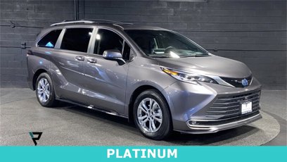 Used 2023 Toyota Sienna Platinum
