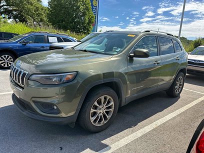 Used 2019 Jeep Cherokee Latitude Plus w/ Comfort/Convenience Group