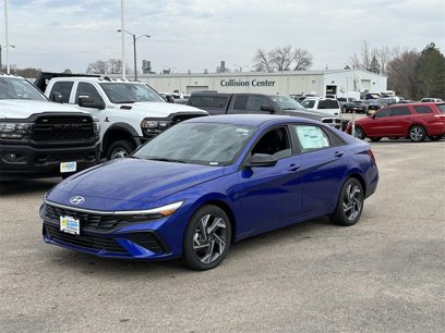 New 2025 Hyundai Elantra SEL w/ Cargo Package