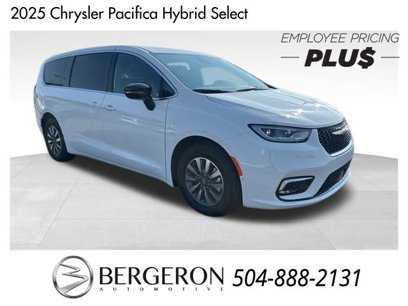 New 2025 Chrysler Pacifica Select