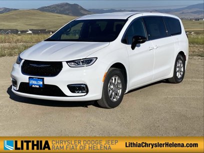 New 2025 Chrysler Pacifica Select