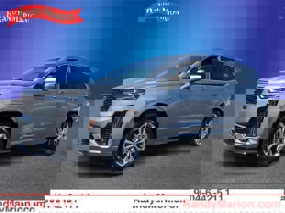 New 2025 Cadillac XT6 Luxury