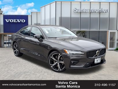 New 2025 Volvo S60 B5 Plus w/ Climate Package