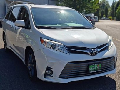 Used 2018 Toyota Sienna XLE Premium
