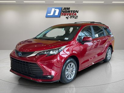 New 2025 Toyota Sienna XLE