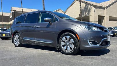 Used 2018 Chrysler Pacifica Limited