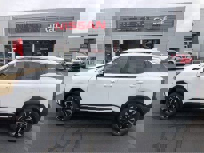 New 2025 Nissan Kicks SV w/ SV Premium Package