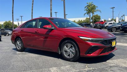 Certified 2025 Hyundai Elantra SE