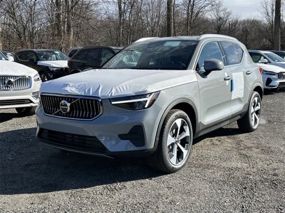 New 2025 Volvo XC40 B5 Core w/ Protection Package Premier